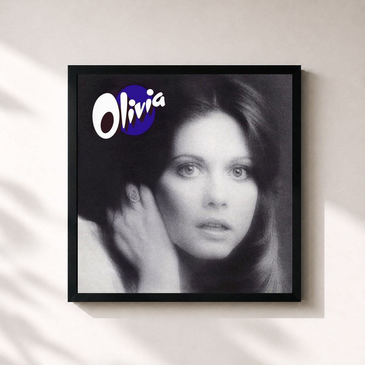 #noir Tableau carré de l'album Olivia de Olivia Newton-John, cadre noir 32x32 cm