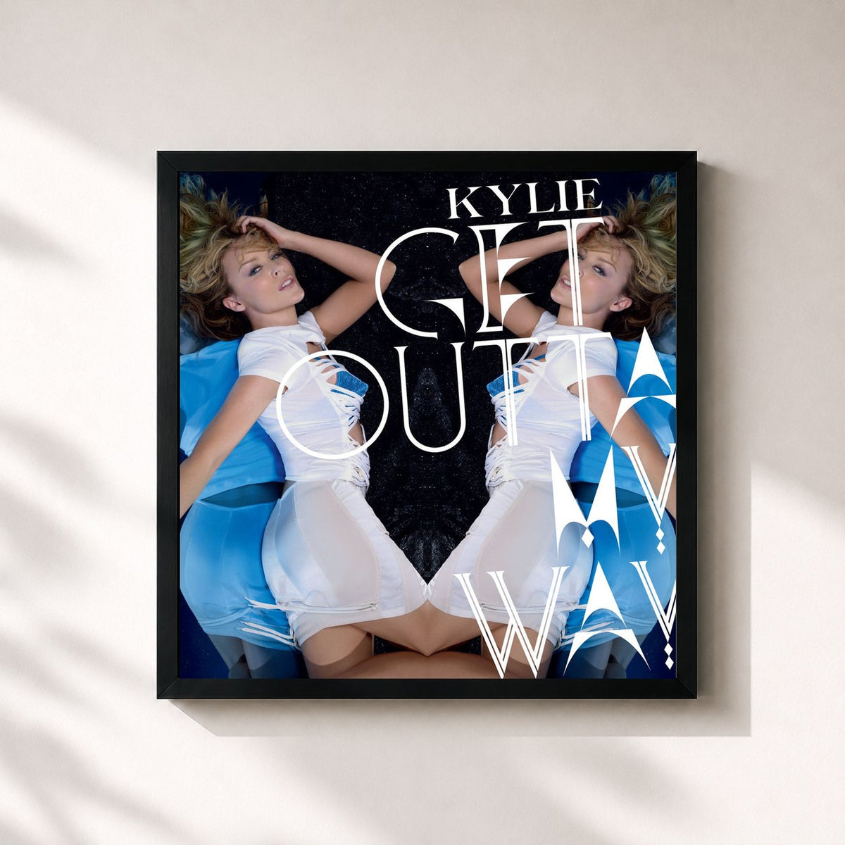 #noir Tableau carré de l'album Get Outta My Way de Kylie Minogue, cadre noir 32x32 cm
