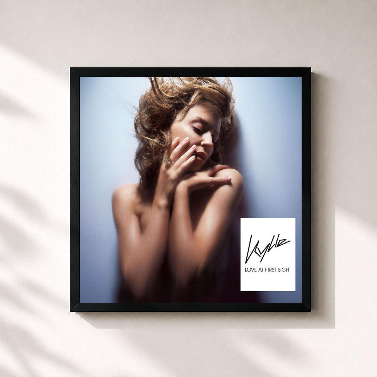 #noir Tableau carré de l'album Love at First Sight de Kylie Minogue, cadre noir 32x32 cm