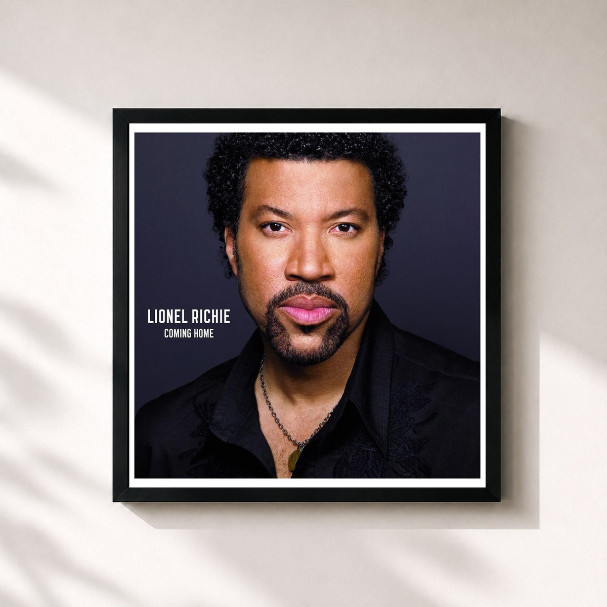 #noir Tableau carré de l'album Coming Home de Lionel Richie, cadre noir 32x32 cm