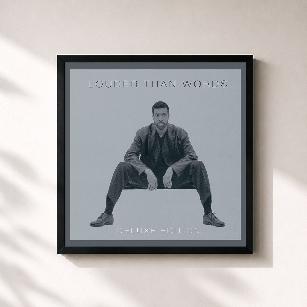 #noir Tableau carré de l'album Louder Than Words (Deluxe Edition) de Lionel Richie, cadre noir 32x32 cm