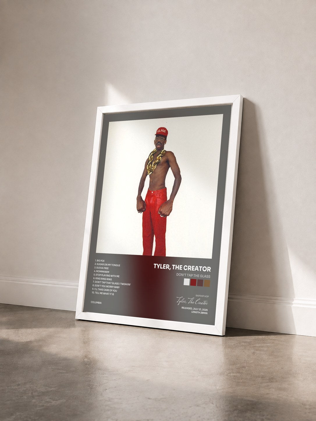 #blanc DON'T TAP THE GLASS de Tyler, The Creator en lámina enmarcada vista de tres cuartos, marco blanco