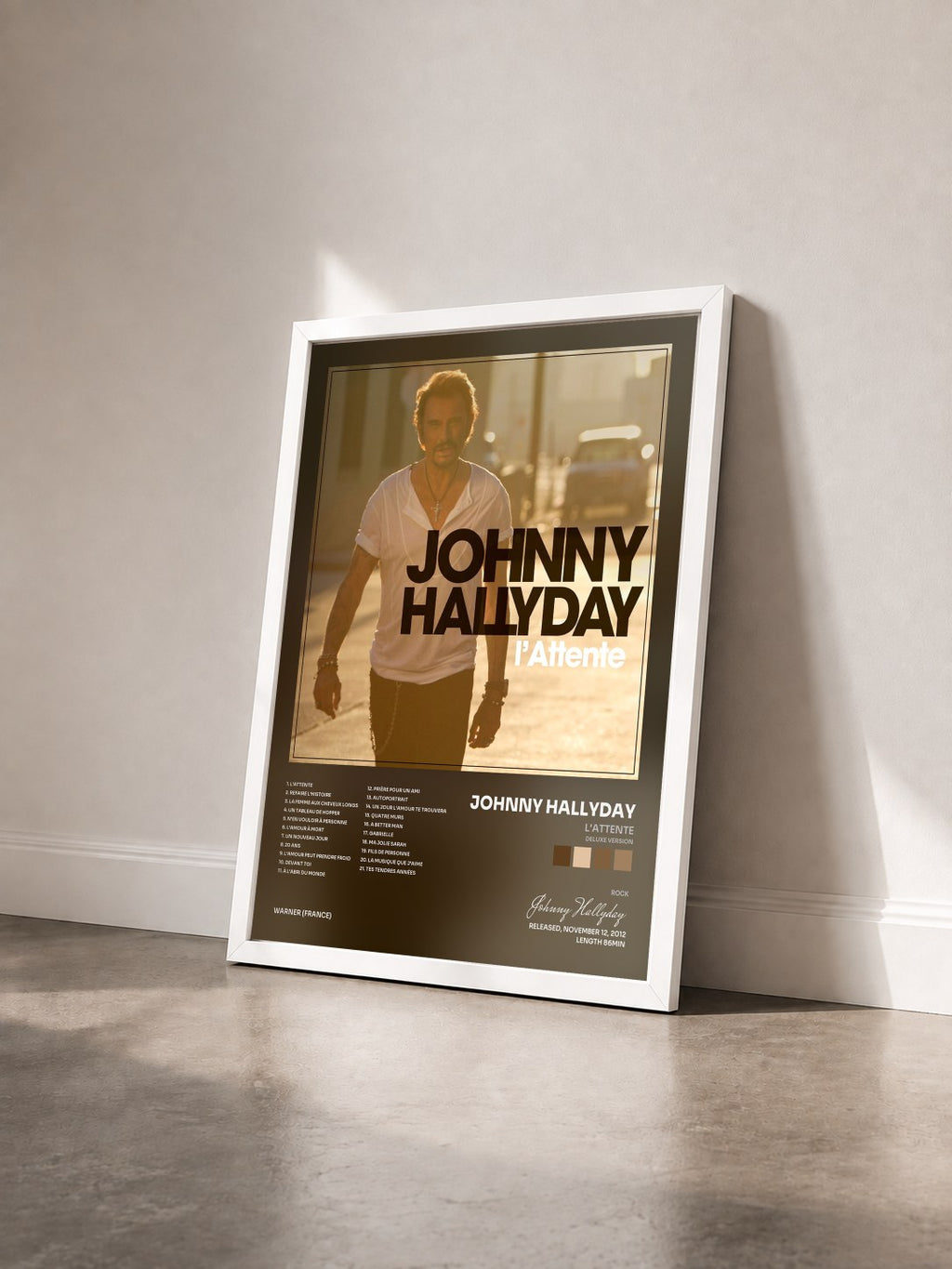#blanc L'attente (Deluxe Version) von Johnny Hallyday als gerahmter Kunstdruck von schräg gesehen, weißer Rahmen