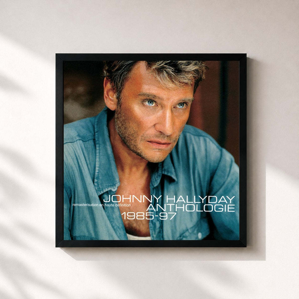 #noir Anthologie 1985/1997 di Johnny Hallyday in stampa quadrata incorniciata, cornice nera 32x32 cm