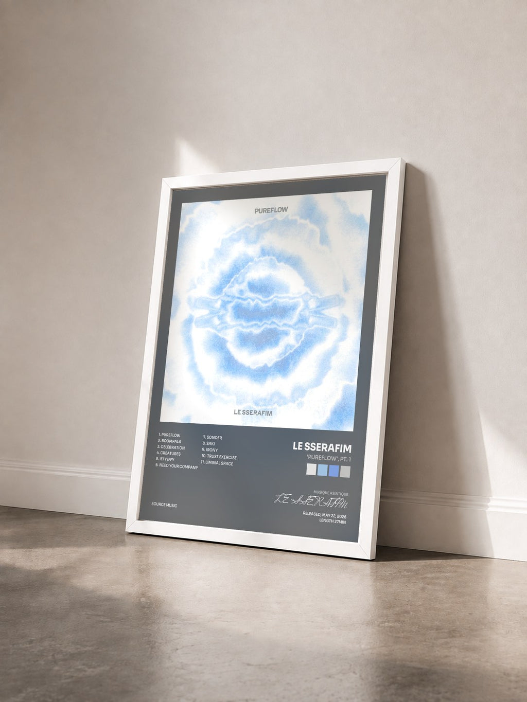 #blanc Tableau de l'album 'PUREFLOW', Pt. 1 de LE SSERAFIM vu de trois quarts, cadre blanc