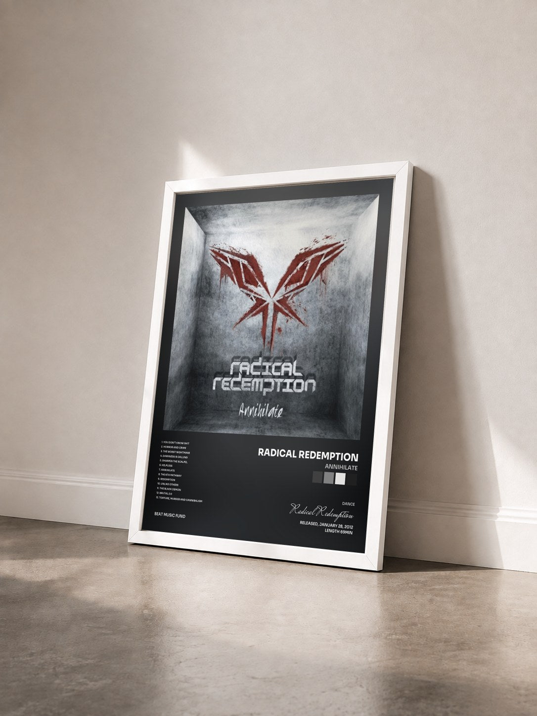 #blanc Tableau de l'album Annihilate de Radical Redemption vu de trois quarts, cadre blanc