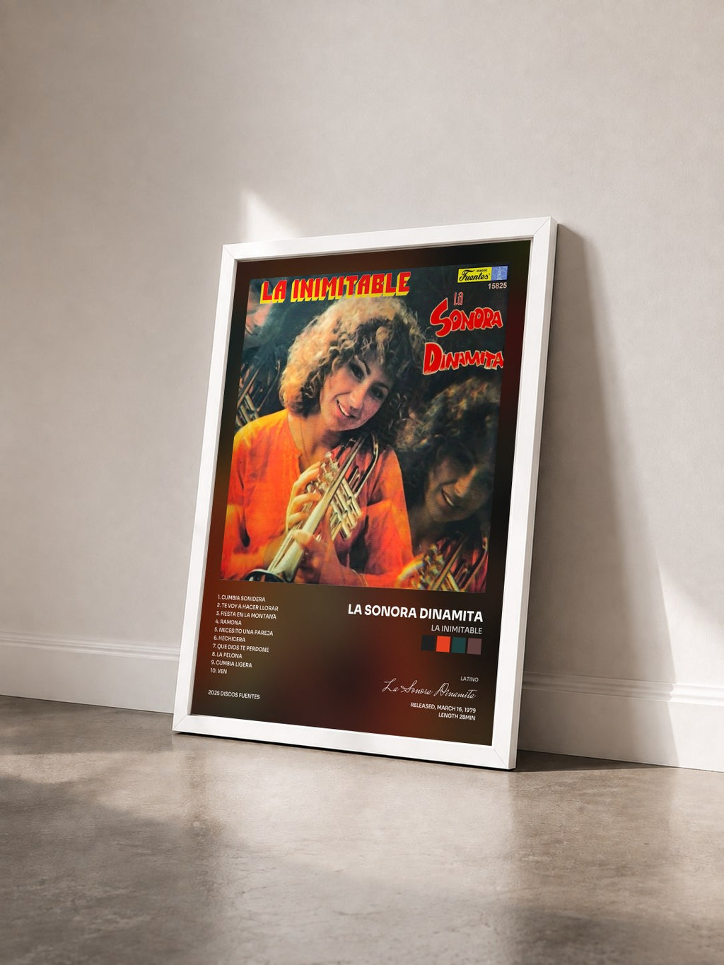 #blanc Tableau de l'album La Inimitable de La Sonora Dinamita vu de trois quarts, cadre blanc