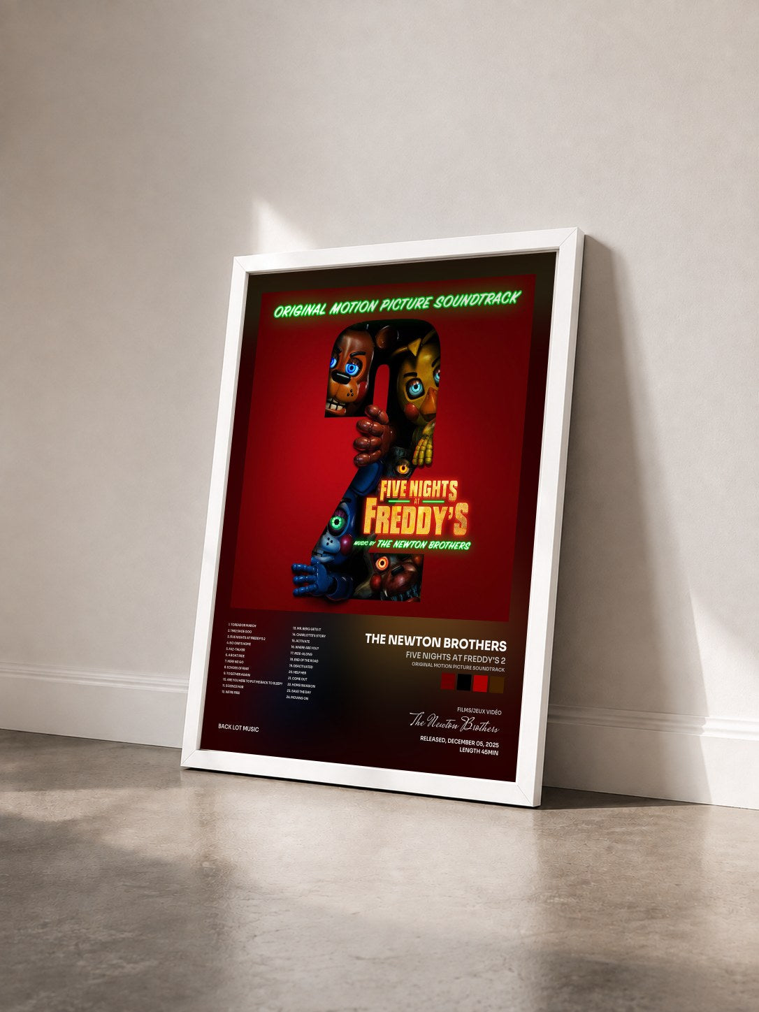 #blanc Tableau de l'album Five Nights at Freddy's 2 (Original Motion Picture Soundtrack) de The Newton Brothers vu de trois quarts, cadre blanc