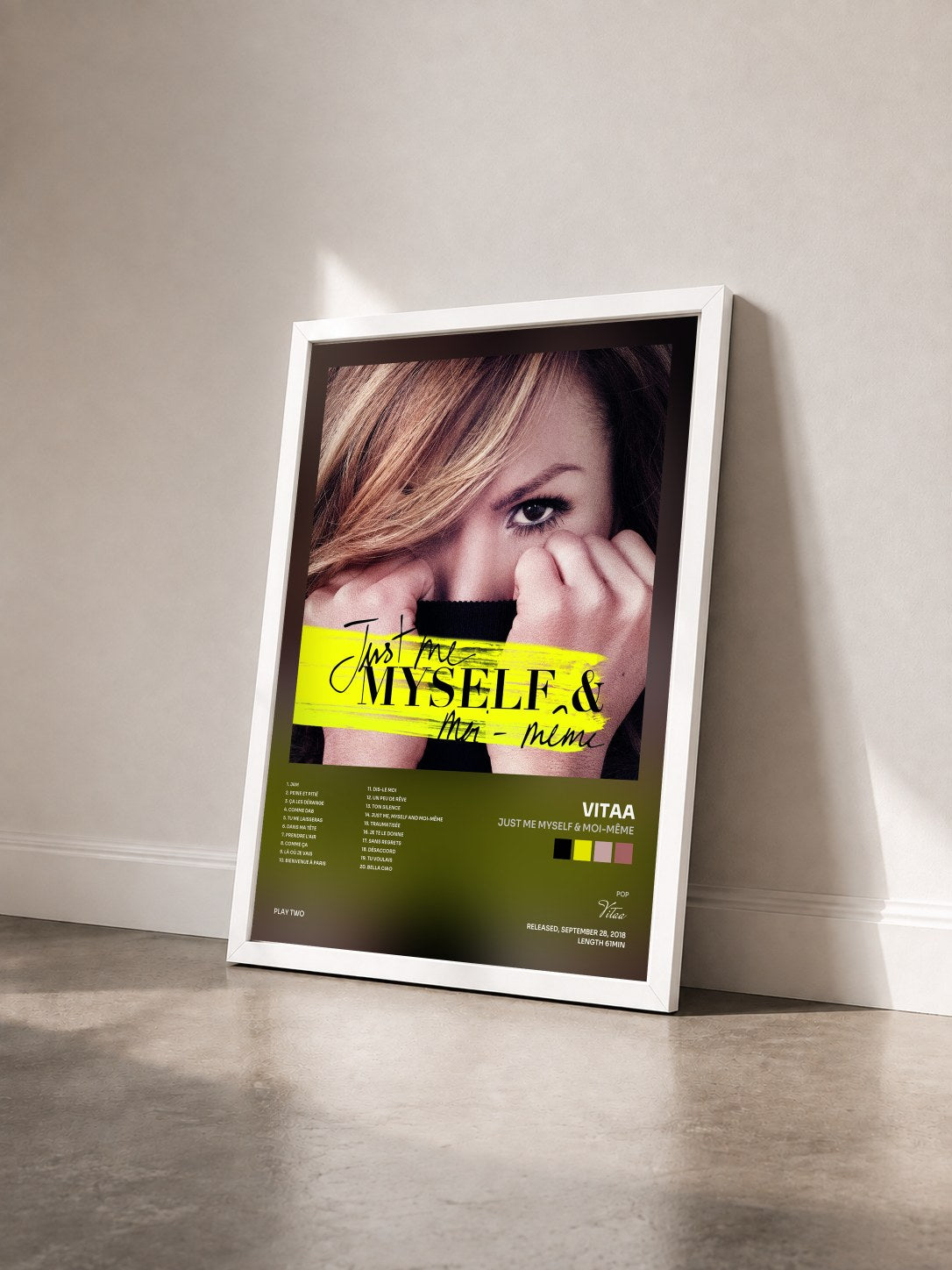 #blanc Tableau de l'album Just me myself & moi-même de Vitaa vu de trois quarts, cadre blanc