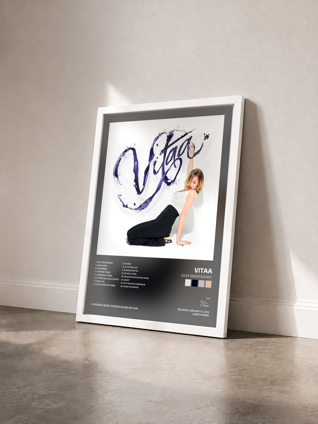 #blanc Tableau de l'album Ici Et Maintenant de Vitaa vu de trois quarts, cadre blanc