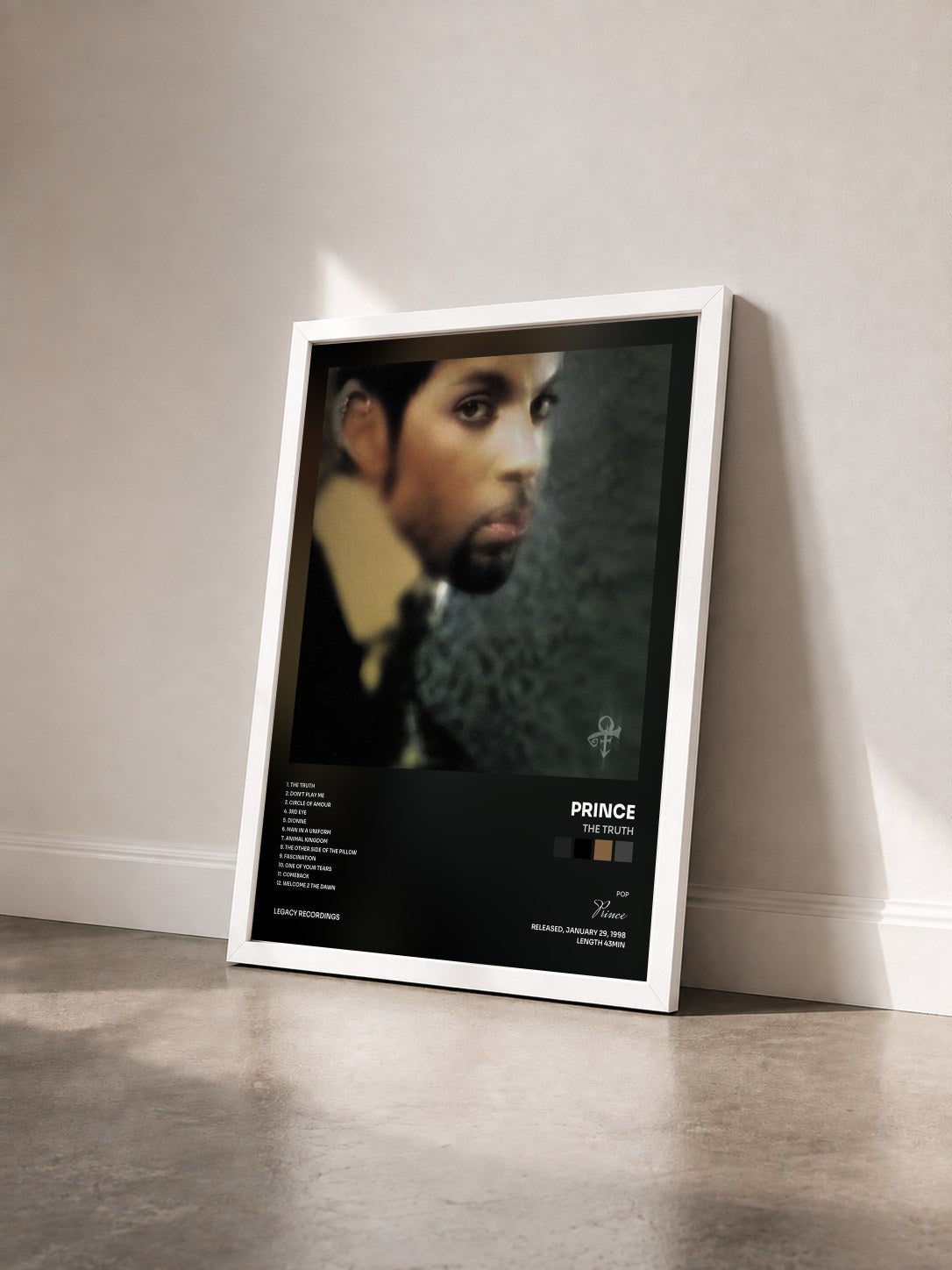 #blanc Tableau de l'album The Truth de Prince vu de trois quarts, cadre blanc