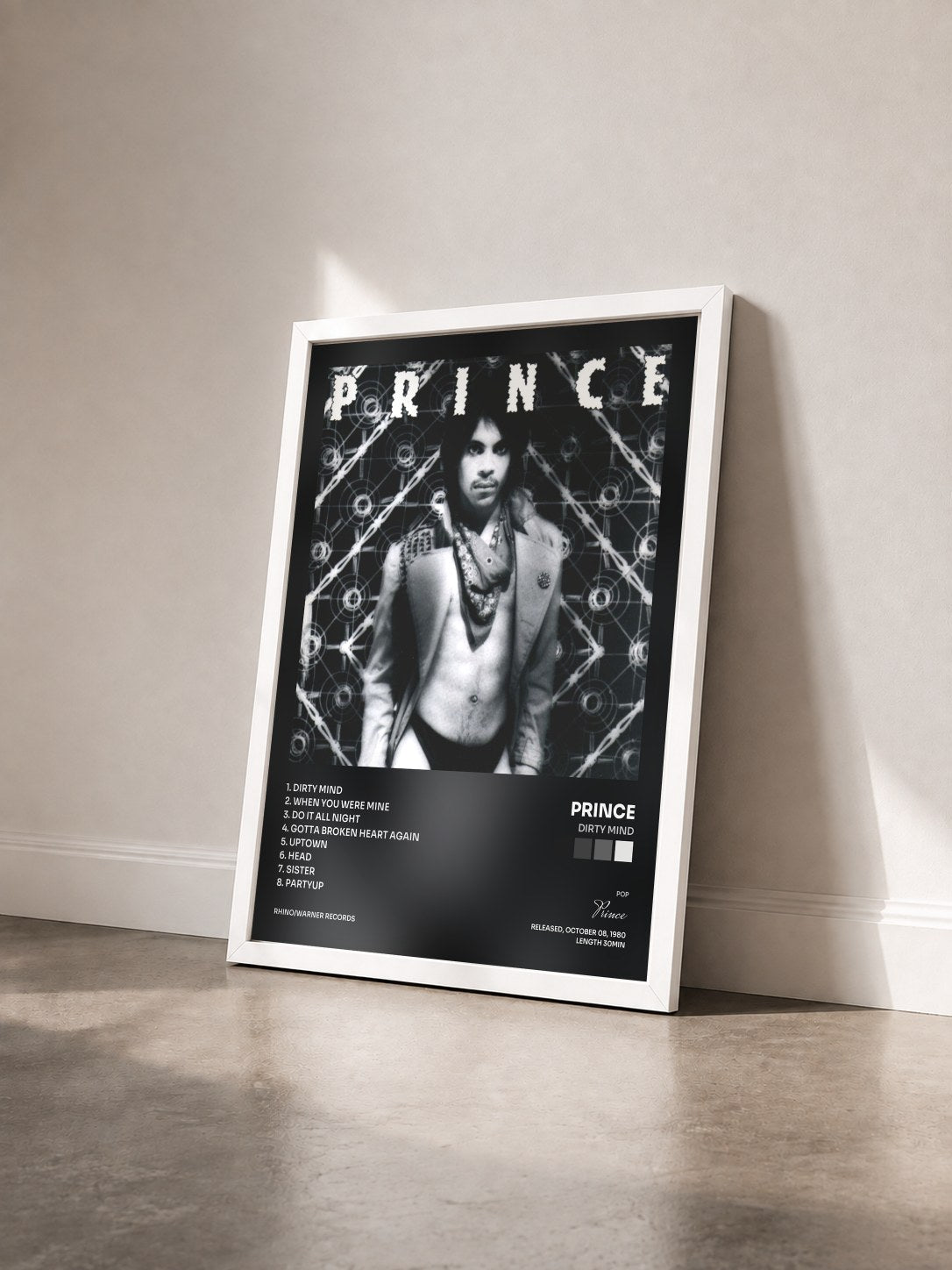 #blanc Tableau de l'album Dirty Mind de Prince vu de trois quarts, cadre blanc