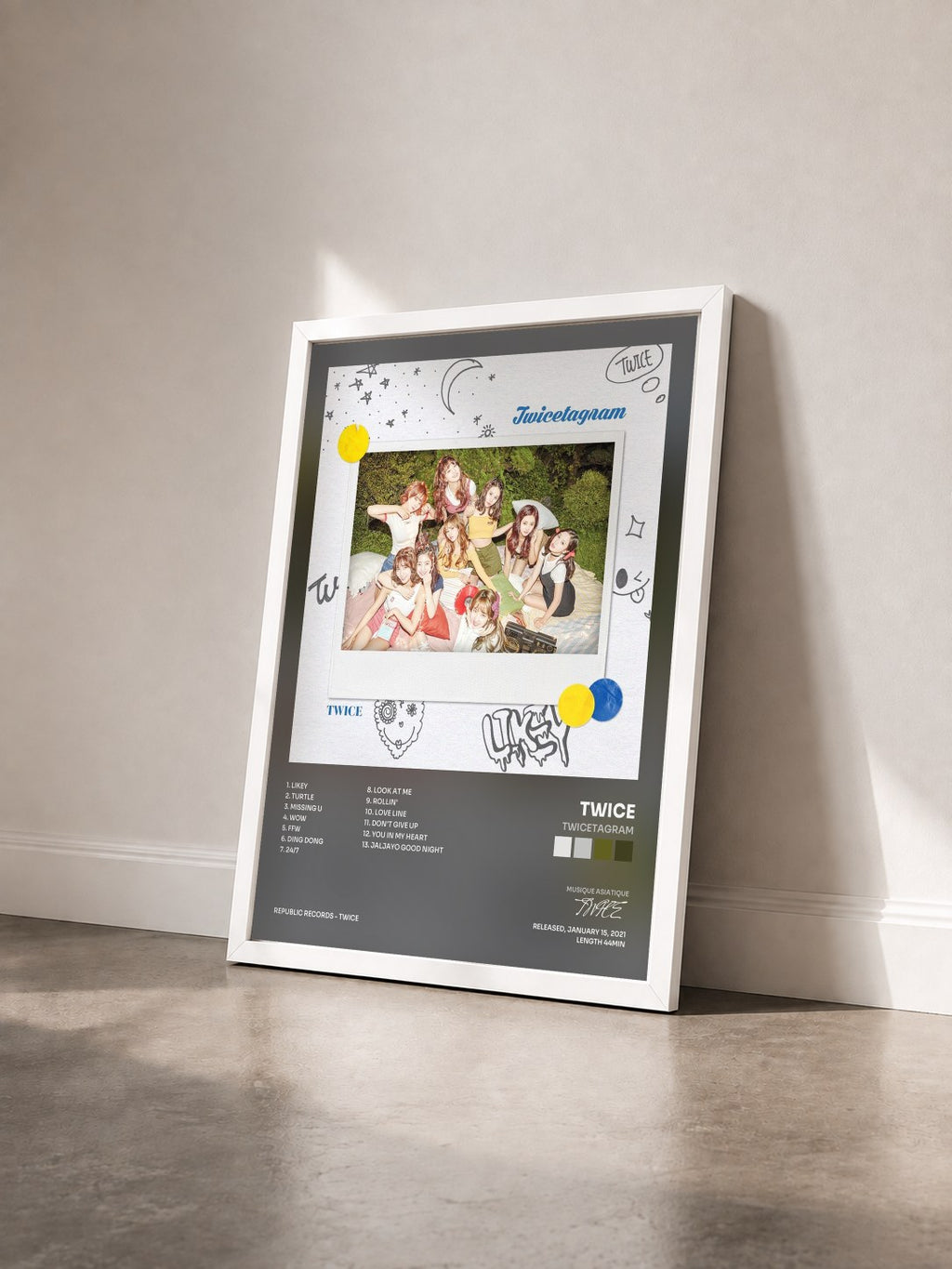 #blanc Tableau de l'album Twicetagram de TWICE vu de trois quarts, cadre blanc