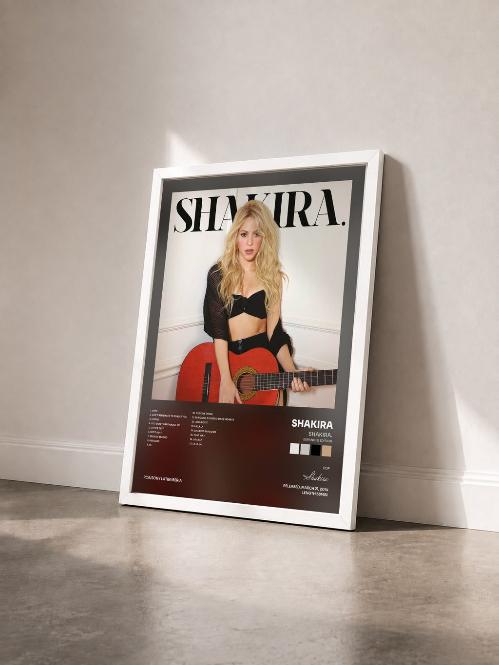 #blanc Tableau de l'album Shakira. (Expanded Edition) de Shakira vu de trois quarts, cadre blanc