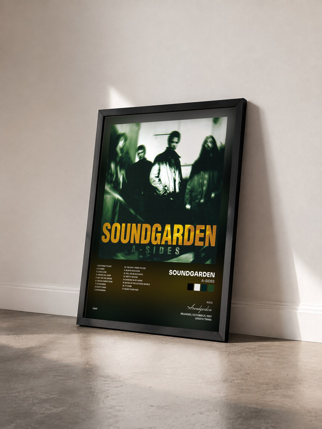 #noir A-Sides von Soundgarden als gerahmter Kunstdruck von schräg gesehen, schwarzer Rahmen