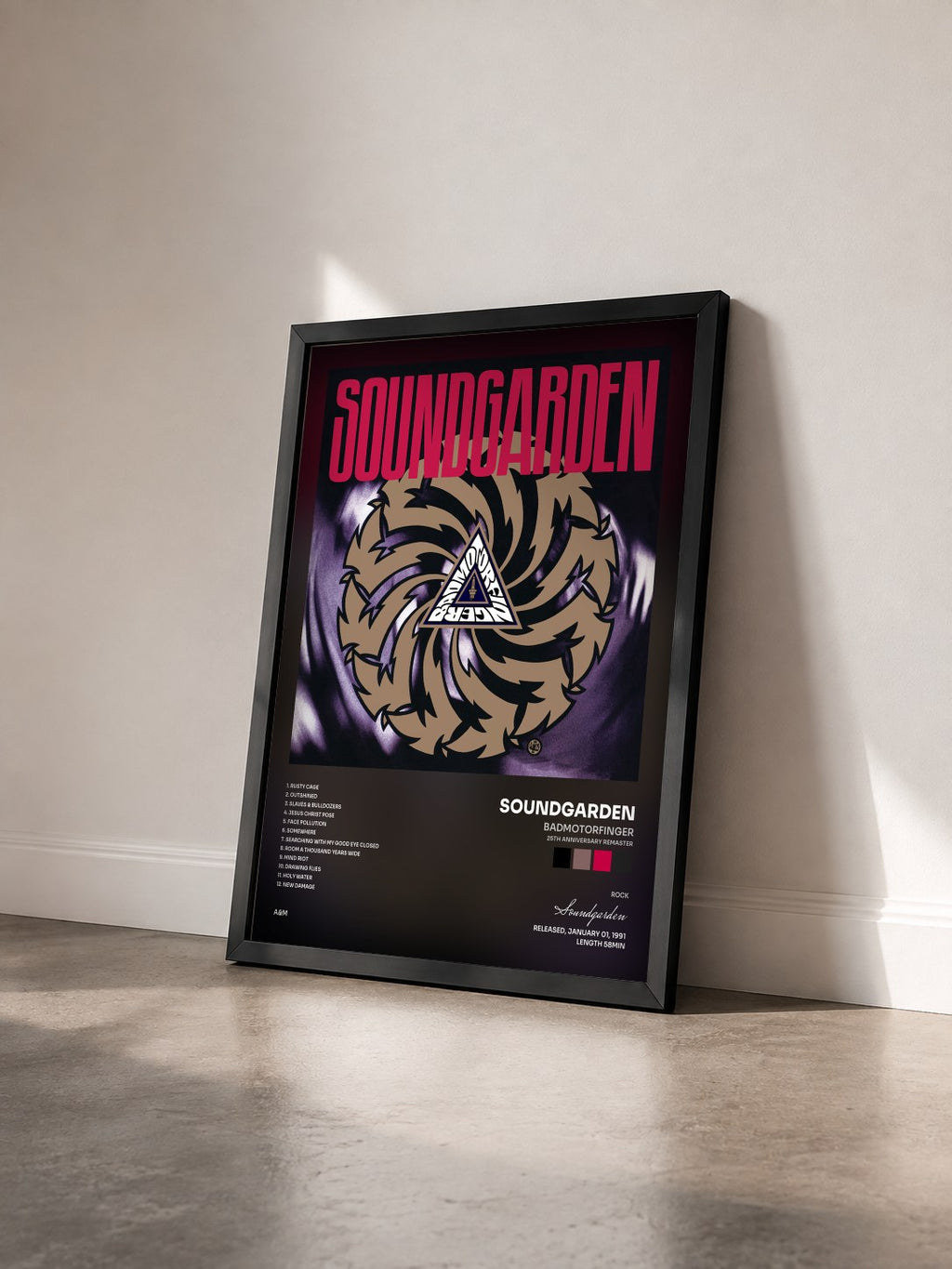#noir Badmotorfinger (25th Anniversary Remaster) von Soundgarden als gerahmter Kunstdruck von schräg gesehen, schwarzer Rahmen