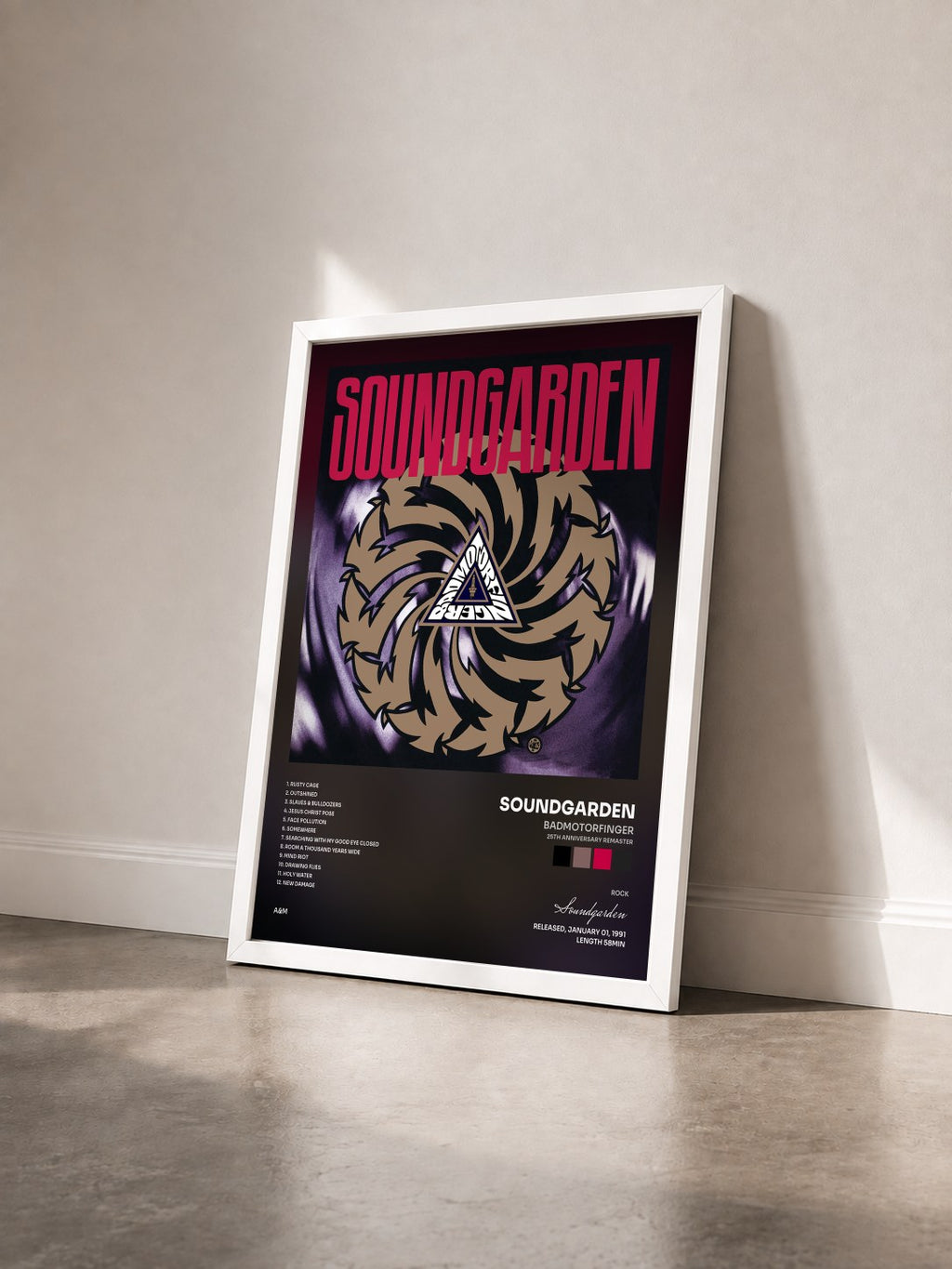 #blanc Badmotorfinger (25th Anniversary Remaster) von Soundgarden als gerahmter Kunstdruck von schräg gesehen, weißer Rahmen