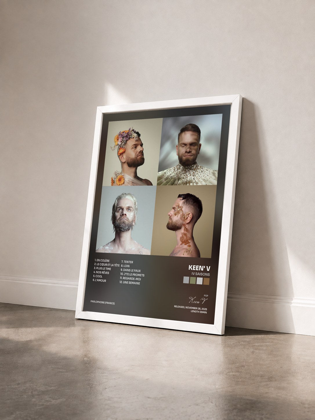 #blanc Tableau de l'album IV saisons de Keen' V vu de trois quarts, cadre blanc