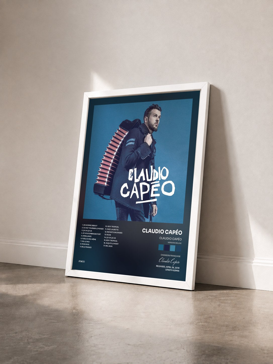#blanc Tableau de l'album Claudio Capéo (Version deluxe) de Claudio Capéo vu de trois quarts, cadre blanc