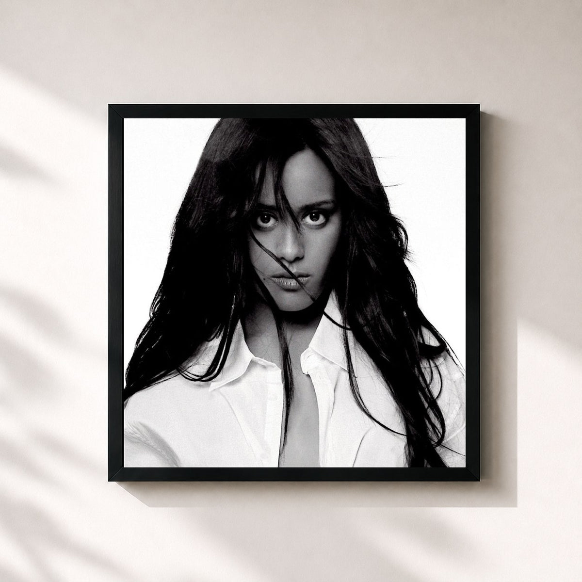 #noir A 20 Ans de Amel Bent en lámina cuadrada enmarcada, marco negro de 32x32 cm