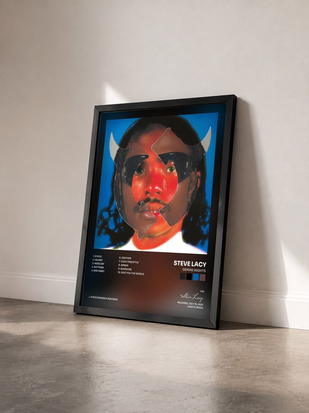 #noir Gemini Rights von Steve Lacy als gerahmter Kunstdruck von schräg gesehen, schwarzer Rahmen