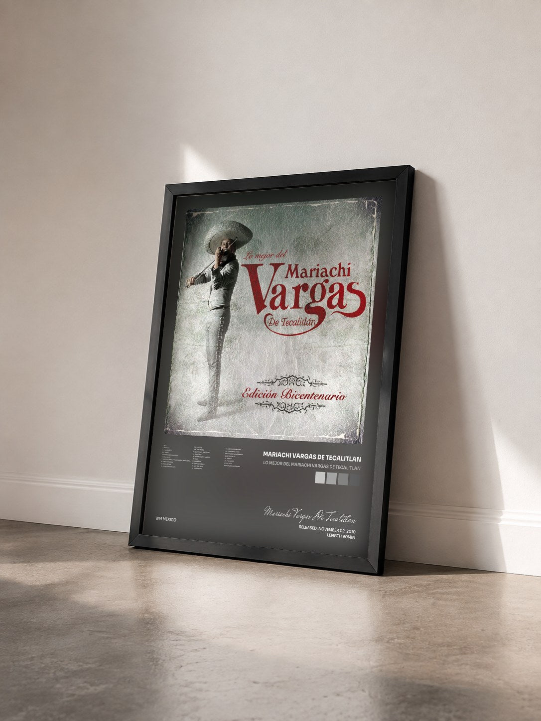 #noir Tableau de l'album Lo mejor del Mariachi Vargas de Tecalitlan de Mariachi Vargas De Tecalitlan vu de trois quarts, cadre noir