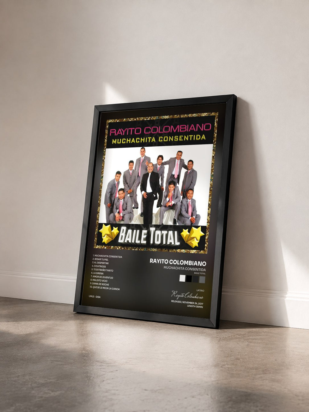 #noir Tableau de l'album Muchachita Consentida (Baile Total) de Rayito Colombiano vu de trois quarts, cadre noir