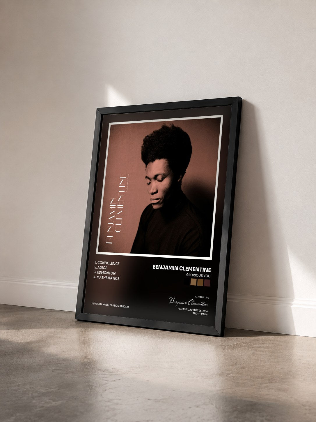 #noir Tableau de l'album Glorious You de Benjamin Clementine vu de trois quarts, cadre noir
