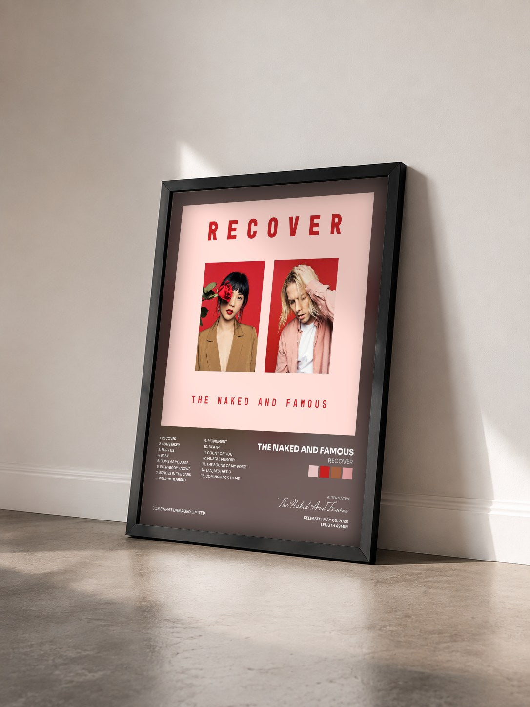 #noir Tableau de l'album Recover de The Naked And Famous vu de trois quarts, cadre noir