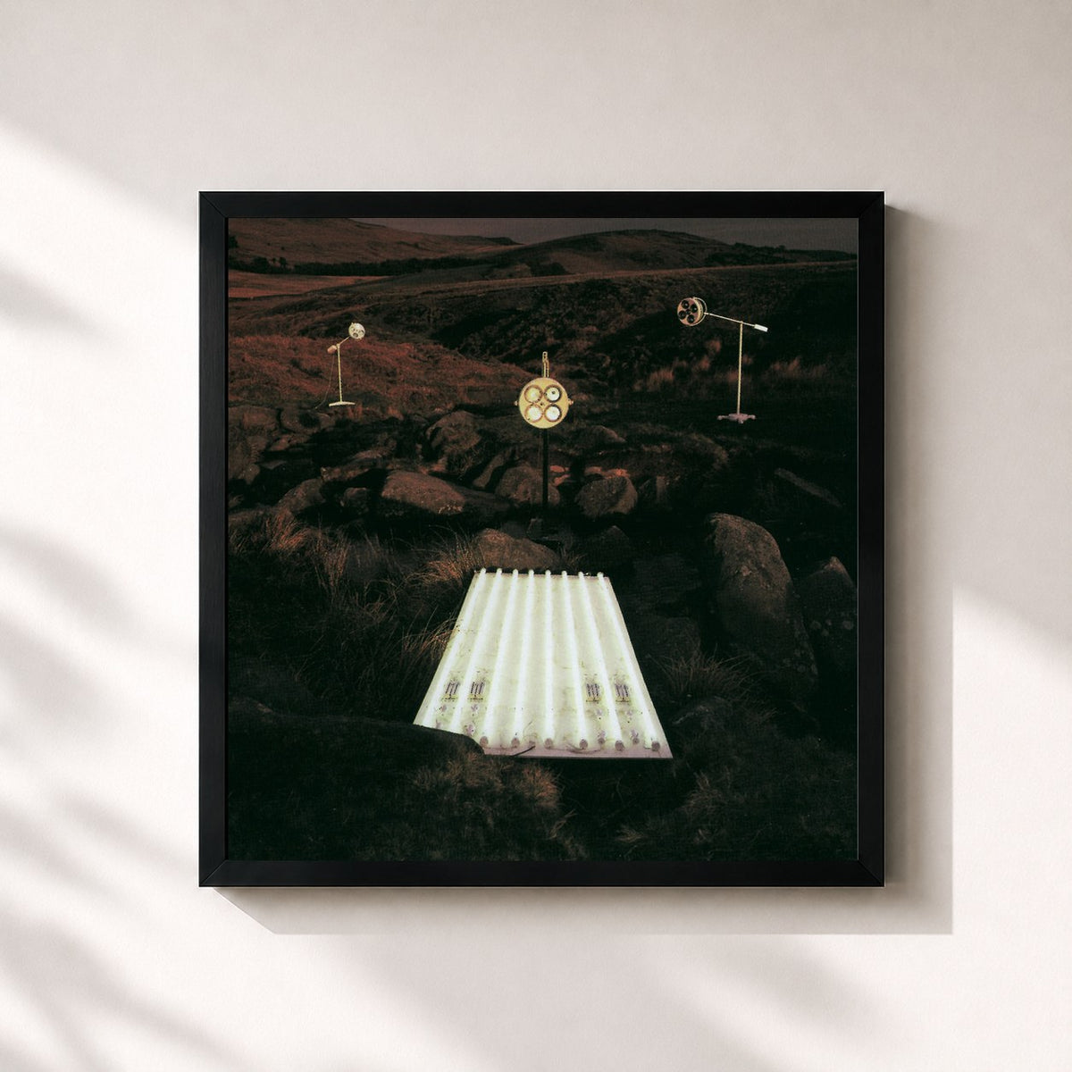 #noir Tableau carré de l'album Londinium de Archive, cadre noir 32x32 cm