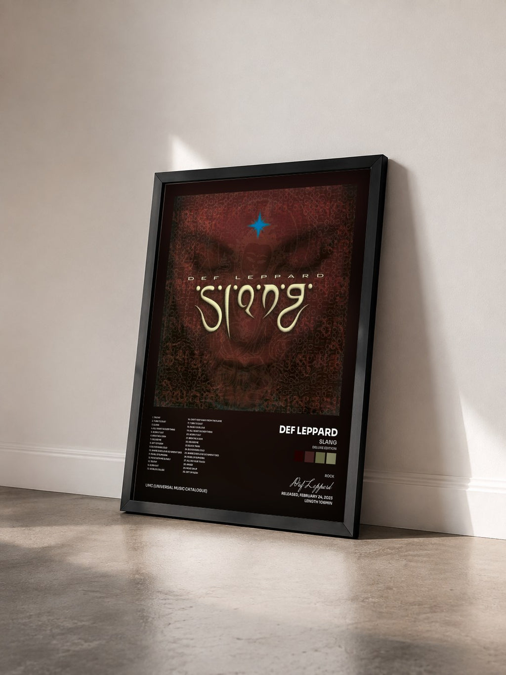 #noir Tableau de l'album Slang (Deluxe Edition) de Def Leppard vu de trois quarts, cadre noir