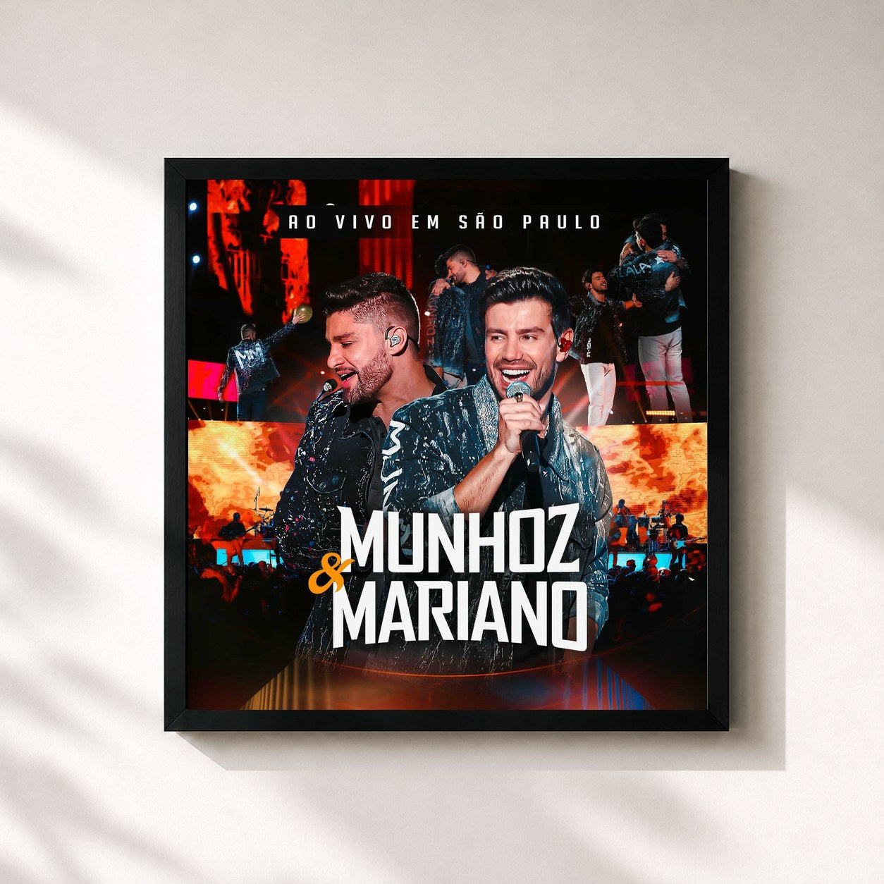 #noir Tableau carré de l'album Munhoz & Mariano Ao Vivo Em São Paulo de Munhoz & Mariano, cadre noir 32x32 cm