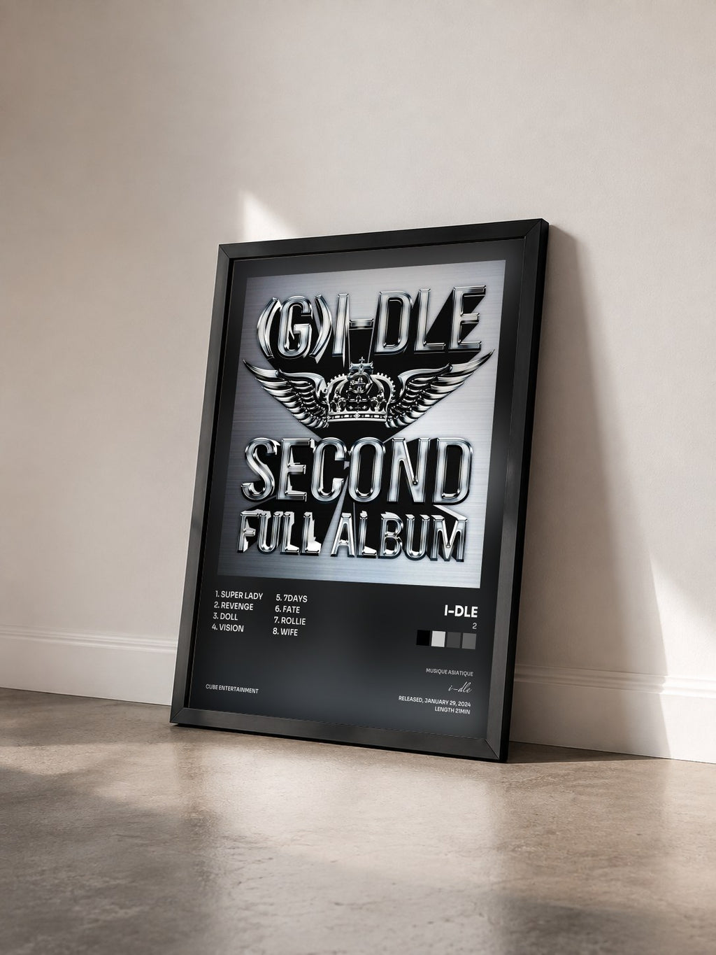 #noir Tableau de l'album 2 de i-dle vu de trois quarts, cadre noir