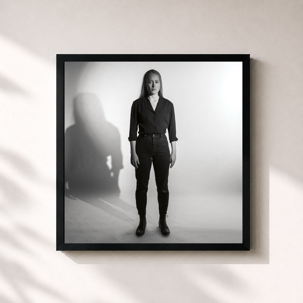 #noir Tableau carré de l'album The Weather Station de The Weather Station, cadre noir 32x32 cm