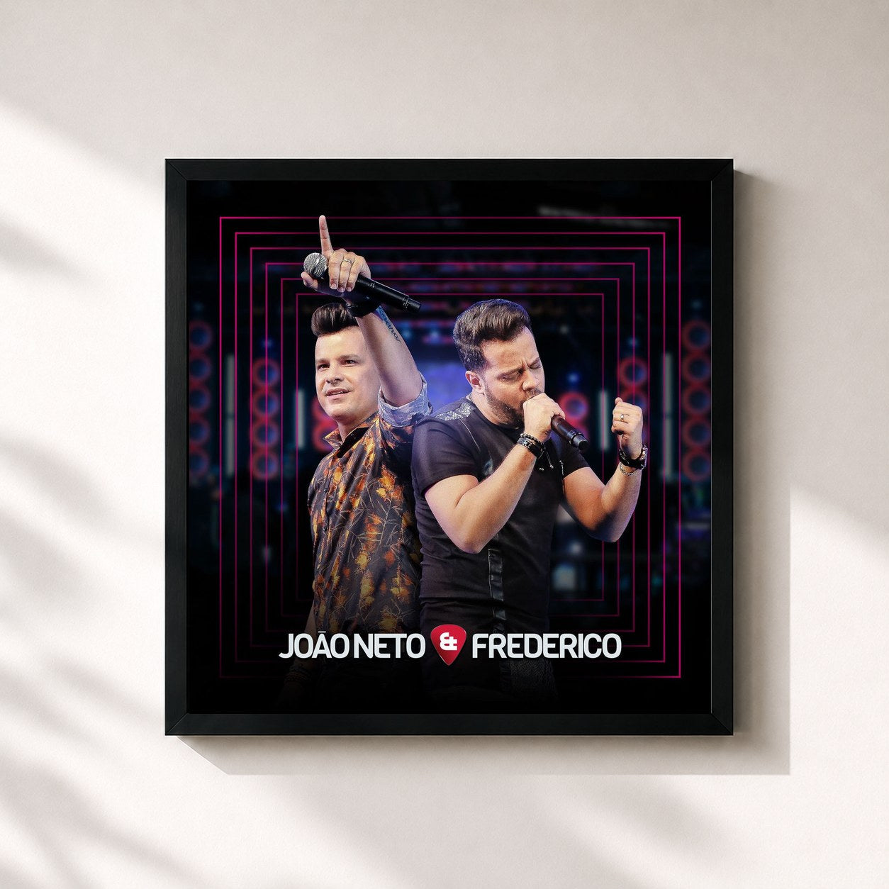 #noir Tableau carré de l'album João Neto & Frederico de Joao Neto & Frederico, cadre noir 32x32 cm