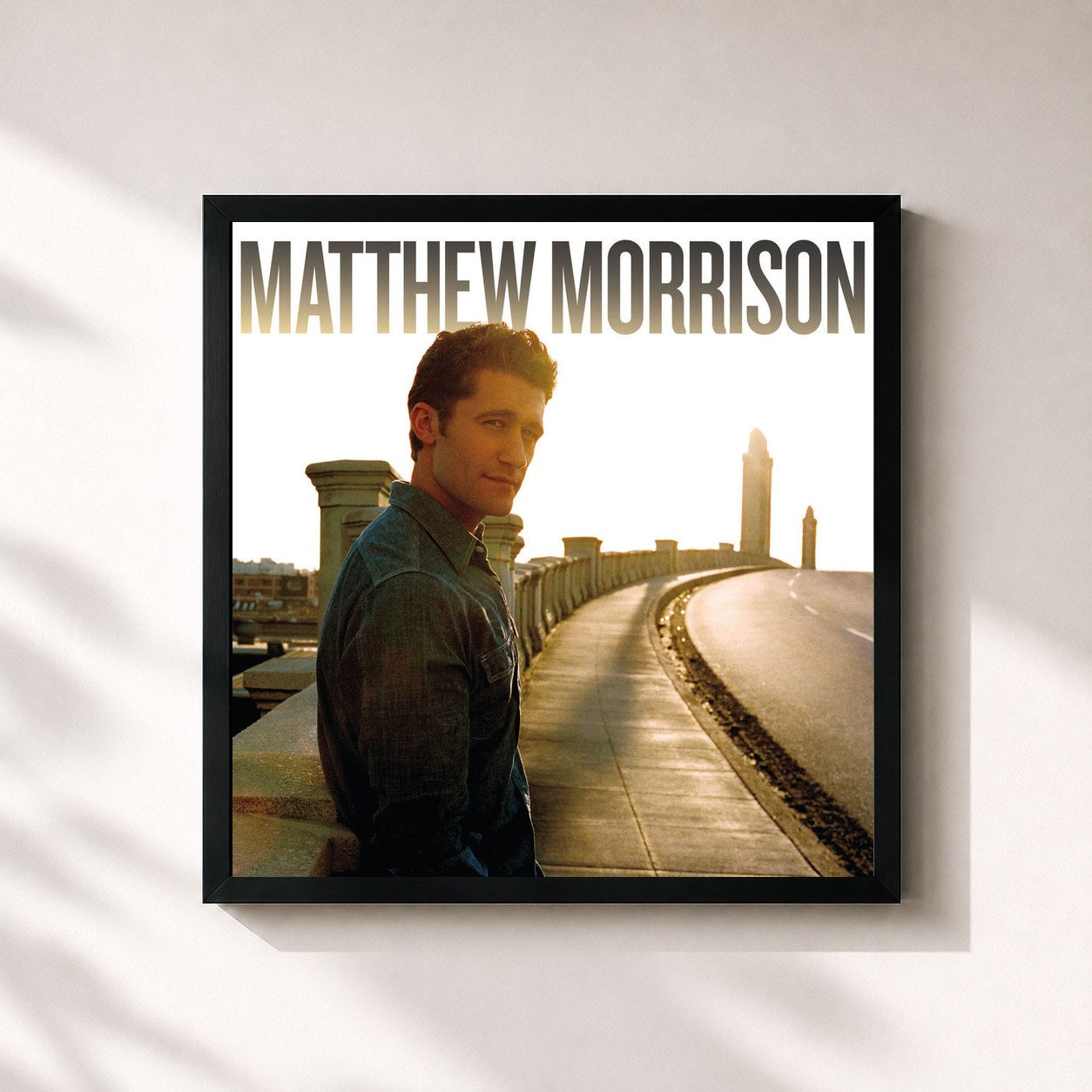 #noir Tableau carré de l'album Matthew Morrison de Matthew Morrison, cadre noir 32x32 cm