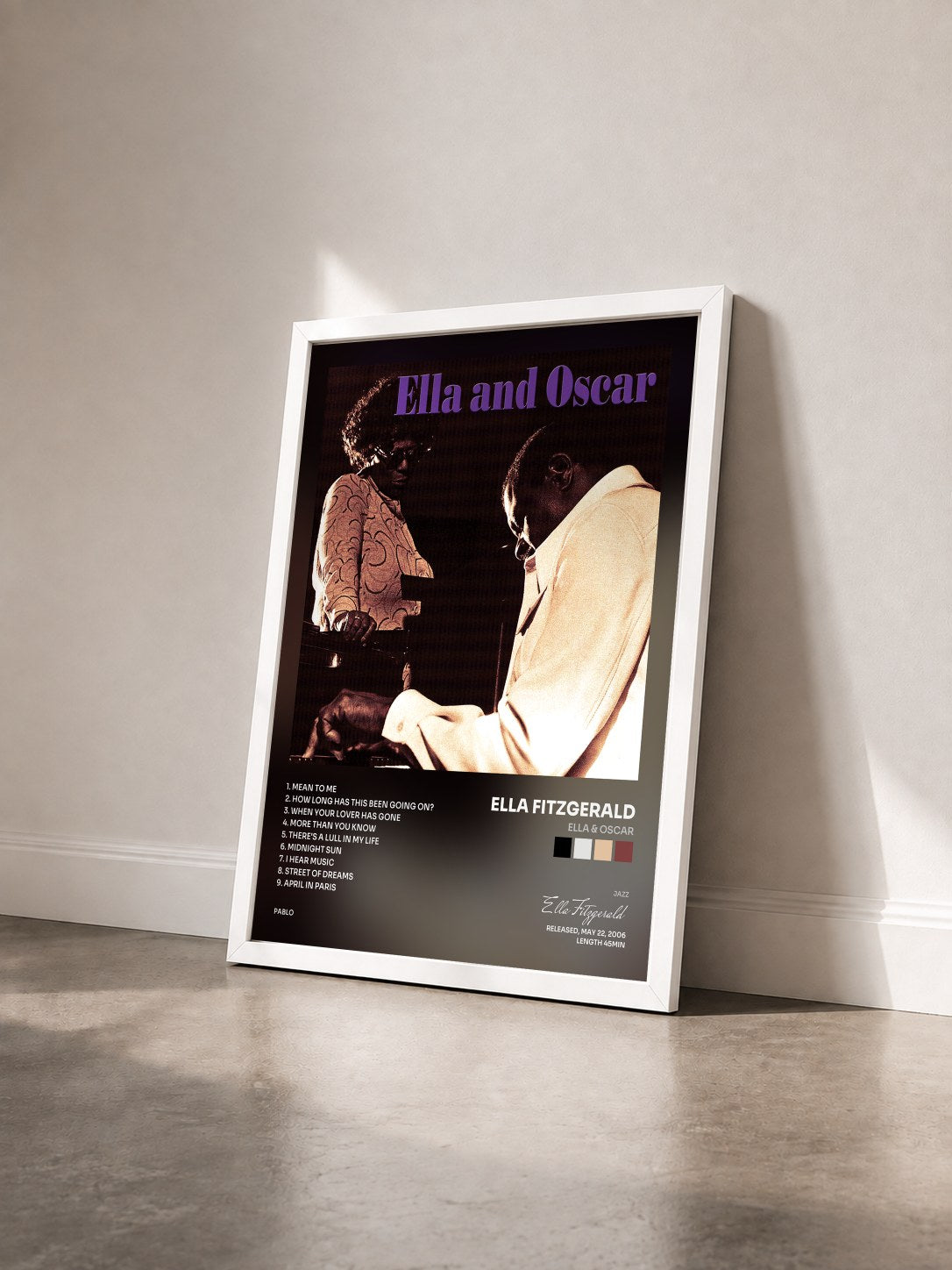#blanc Tableau de l'album Ella & Oscar de Ella Fitzgerald vu de trois quarts, cadre blanc