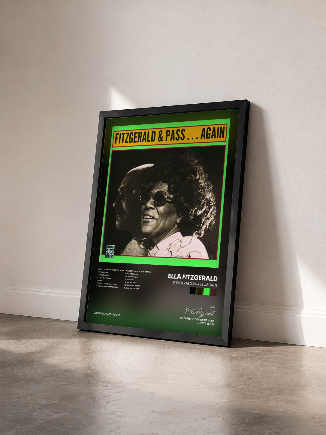 #noir Tableau de l'album Fitzgerald & Pass...Again de Ella Fitzgerald vu de trois quarts, cadre noir