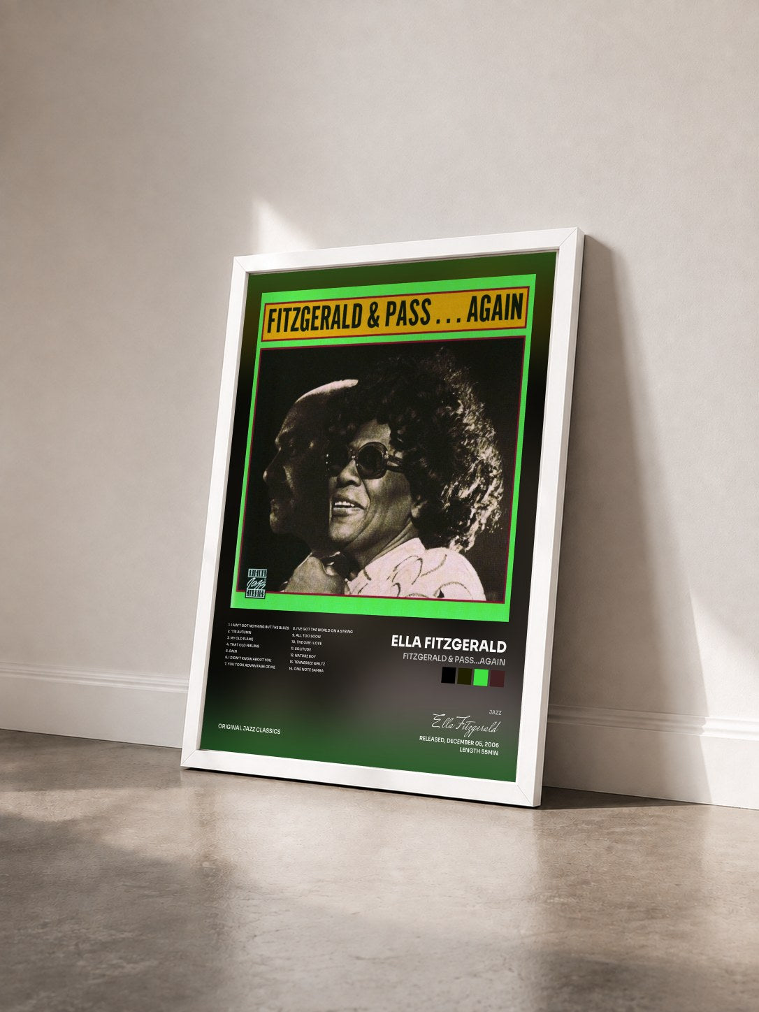 #blanc Tableau de l'album Fitzgerald & Pass...Again de Ella Fitzgerald vu de trois quarts, cadre blanc