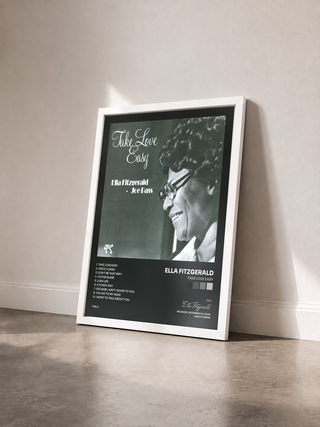 #blanc Tableau de l'album Take Love Easy de Ella Fitzgerald vu de trois quarts, cadre blanc