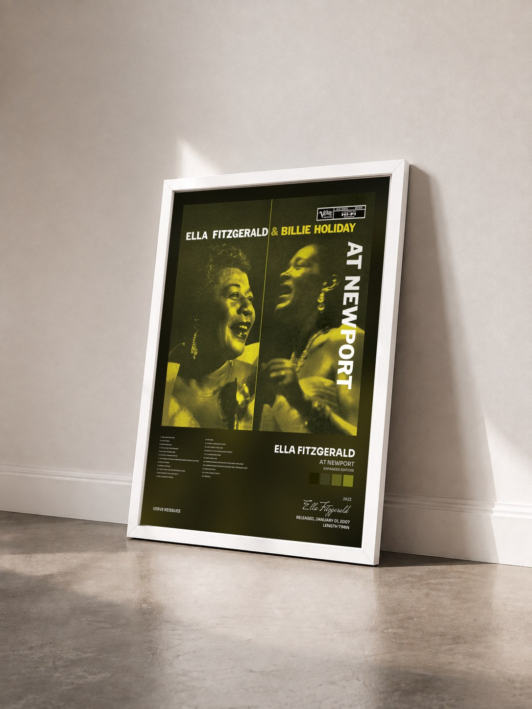 #blanc Tableau de l'album At Newport (Expanded Edition) de Ella Fitzgerald vu de trois quarts, cadre blanc