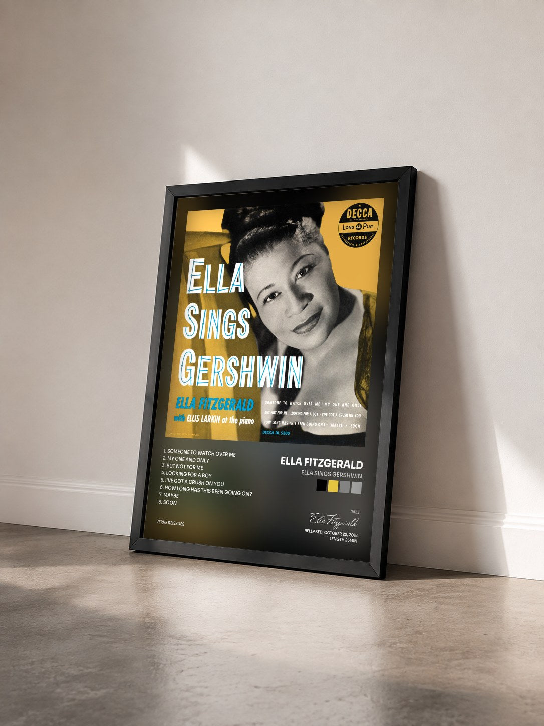 #noir Tableau de l'album Ella Sings Gershwin de Ella Fitzgerald vu de trois quarts, cadre noir