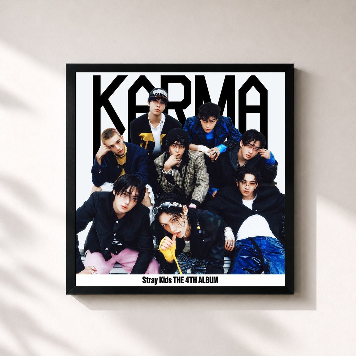 #noir Tableau carré de l'album KARMA de Stray Kids, cadre noir 32x32 cm