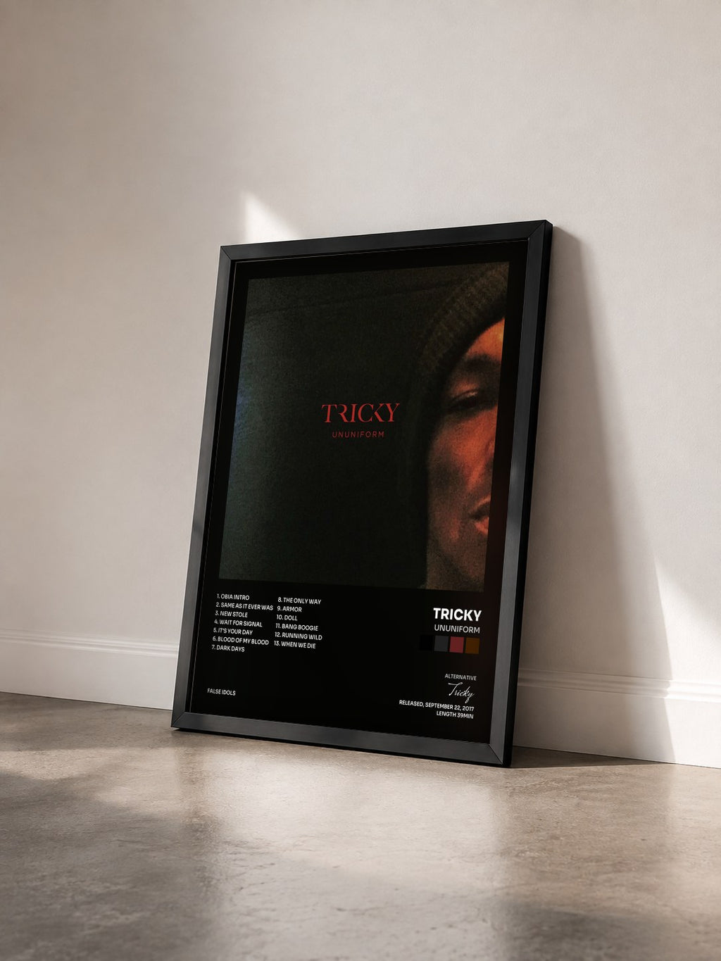 #noir Tableau de l'album ununiform de Tricky vu de trois quarts, cadre noir
