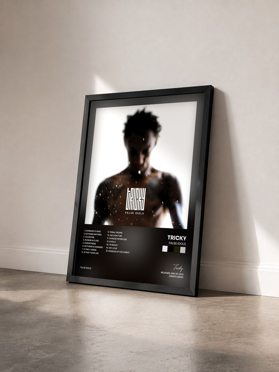 #noir Tableau de l'album False Idols de Tricky vu de trois quarts, cadre noir