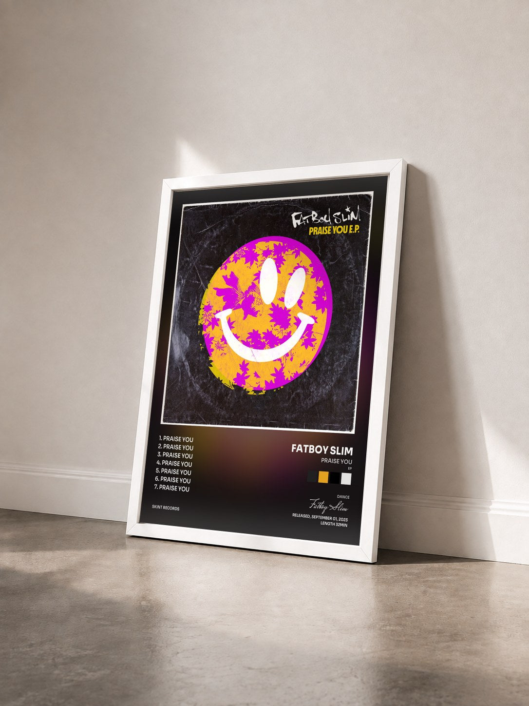#blanc Tableau de l'album Praise You (EP) de Fatboy Slim vu de trois quarts, cadre blanc