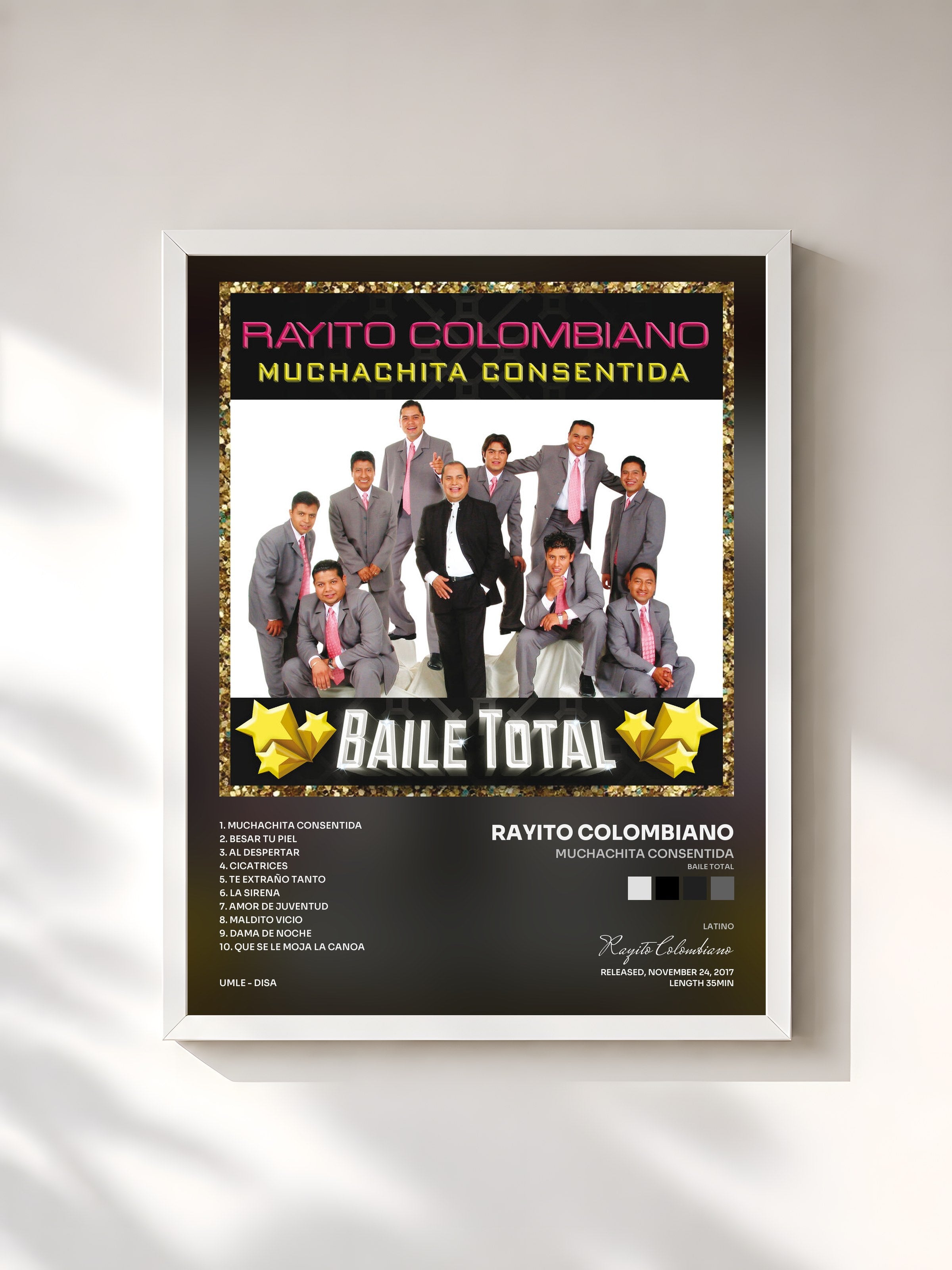 #blanc Tableau de l'album Muchachita Consentida (Baile Total) de Rayito Colombiano, cadre blanc, imprimé et encadré en France