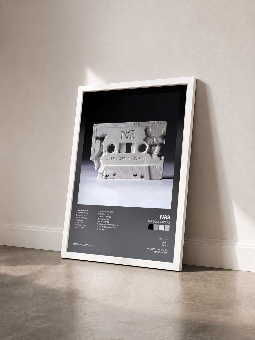 #blanc Tableau de l'album The Lost Tapes 2 de Nas vu de trois quarts, cadre blanc