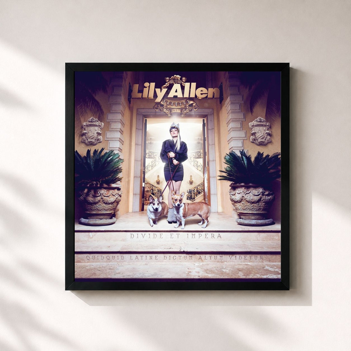 #noir Sheezus (Special Edition) de Lily Allen en lámina cuadrada enmarcada, marco negro de 32x32 cm