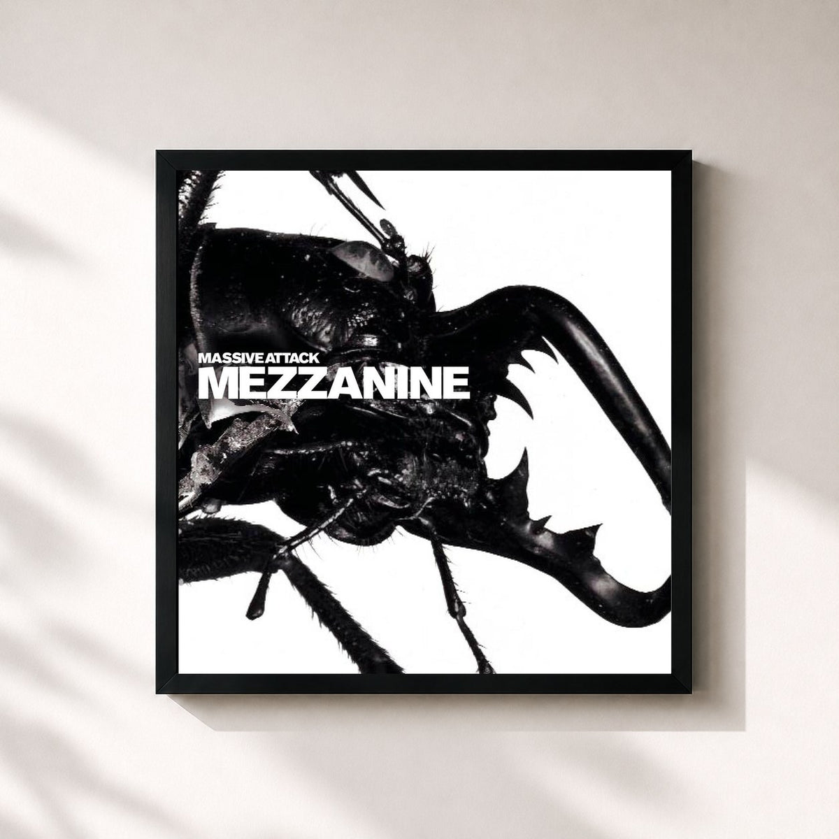 #noir Tableau carré de l'album Mezzanine - The Remixes de Massive Attack, cadre noir 32x32 cm